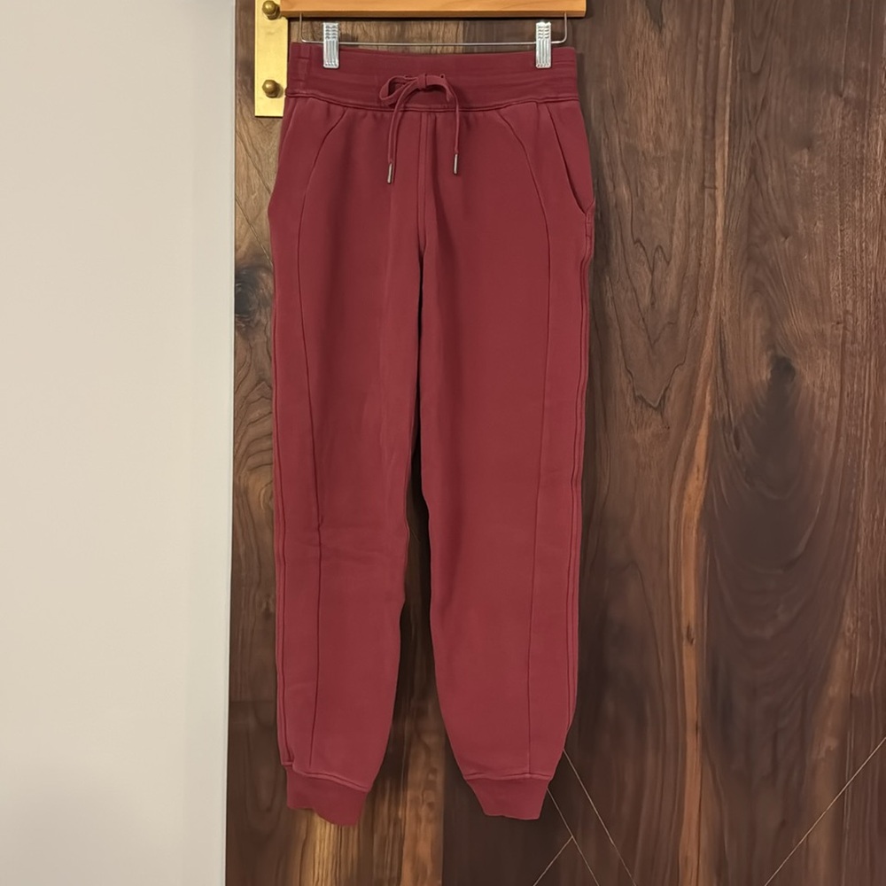 Lululemon Scuba High-Rise Jogger